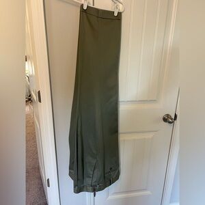 Men’s Roundtree & Yorke 40 x 32. Dress pants. Green